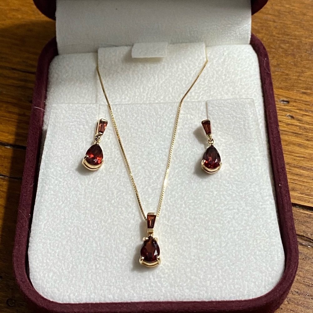 14k garnet necklace and matching earrings